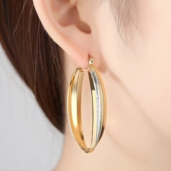 Jewelry - SALE Gold and silver layer fashion hoops